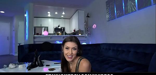  Bored Latina Beauty Catalina Ossa Makes Home Party With BF During Lockdown